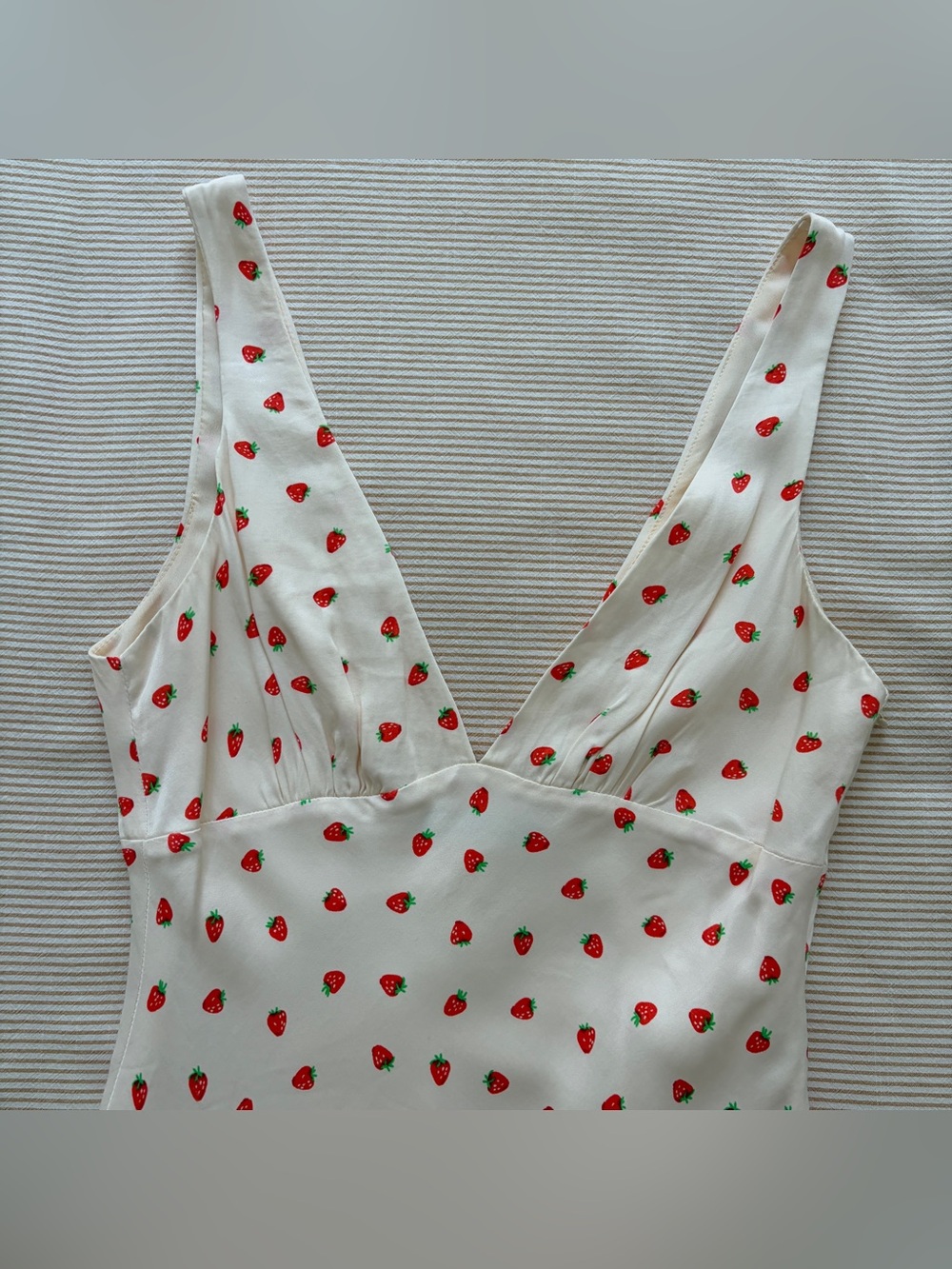 Viral Zara Strawberry Mini Dress - Picture 3 of 4